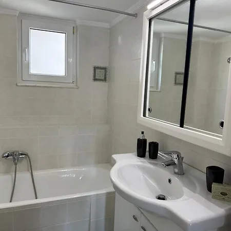 Navaro Apartment